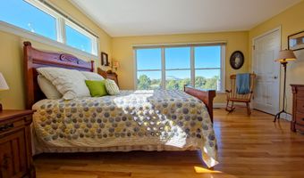 4 Mainstay Ln, Bourne, MA 02532