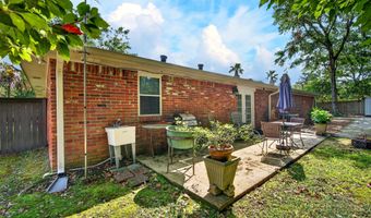 514 Sunset Dr, Bay St. Louis, MS 39520