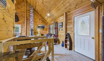 15 N Ridge Rd, Beaver Cove, ME 04441