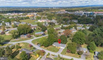 8 BRIGHTWOOD Dr, Hagerstown, MD 21740