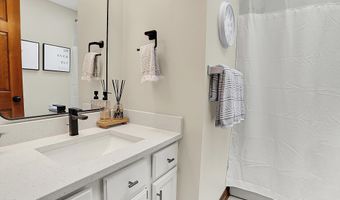 369 Rodeo Dr, Indianapolis, IN 46217