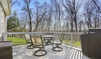 16 N Beech Tree Rd, Brookfield, CT 06804