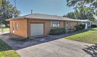 2202 Edgemont Dr, Arkansas City, KS 67005