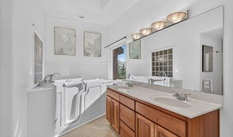 738 Fairway Ct, Ashland, OR 97520