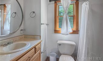 564 Nettles Ridge Rd, Banner Elk, NC 28604