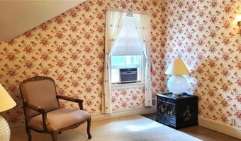 15 Lincoln Ave, Coventry, RI 02816