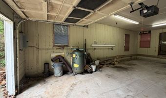 21 7th St, Auburn, ME 04210
