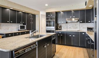 125 Woodruff Ave, Narragansett, RI 02882