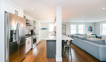 25 Dearborn St 2, Newport, RI 02840