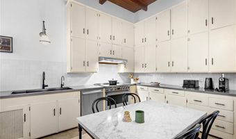 2 Hazard Ave, Newport, RI 02840