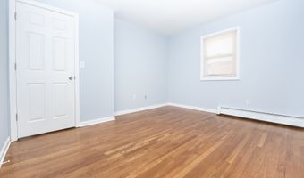 185 Cherry Hill Dr 1A, Bridgeport, CT 06606
