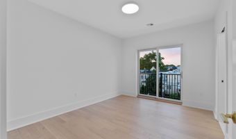 525 AVENUE E 3, Bayonne, NJ 07002