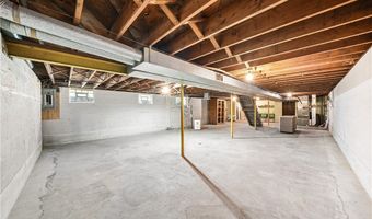 982 W Garfield Rd, Aurora, OH 44202