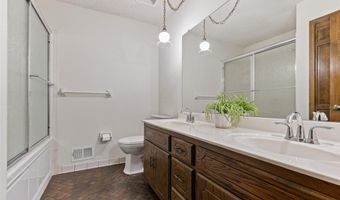 13789 Holyoke Ln, Apple Valley, MN 55124