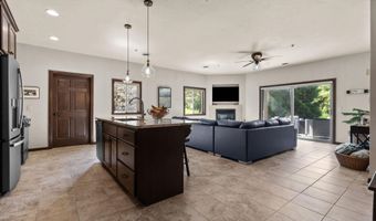 1074 W WILLIS Way, Appleton, WI 54913