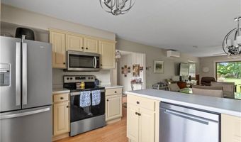 30 Sweet Meadow Ct 15, Narragansett, RI 02882