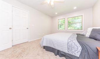 2728 Kimberley Rd, Ann Arbor, MI 48104