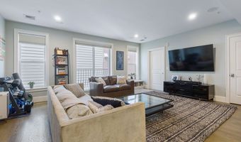 111 B St 5, Boston, MA 02127