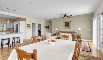 4 Candlelight Ln, Bellingham, MA 02019