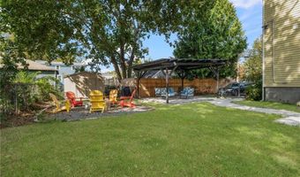 183 Wood St 3, Bristol, RI 02809