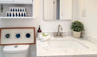 8 Burmont Ct, Utica, NY 13502