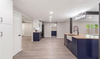 16 Amesbury Ln, Bella Vista, AR 72715