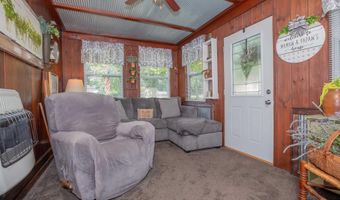 207 N Smith St, Owensville, IN 47665