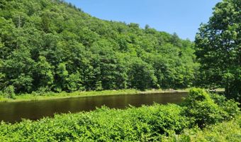 1082 W River Rd, Brattleboro, VT 05301