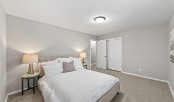 907 40th Ln, Anoka, MN 55303