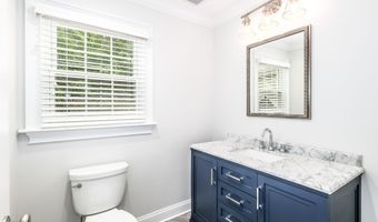 9 Hidden Brook Dr, Brookfield, CT 06804
