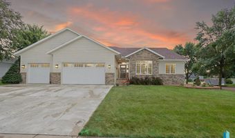 304 S Country Club Ave, Brandon, SD 57005