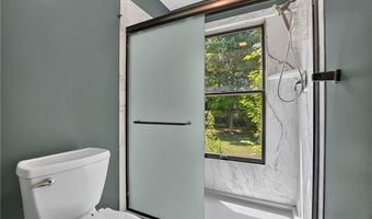 12757 Chamberlain Rd, Aurora, OH 44202
