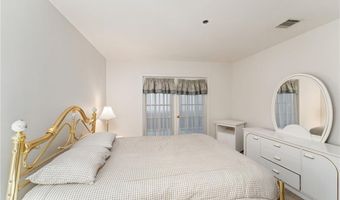 2 School St 133, Lincoln, RI 02802