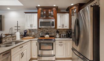 192 Lakeshore Dr, Albany, KY 42602