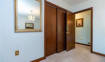 154 Spring Valley Dr, East Greenwich, RI 02818