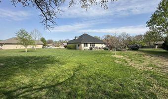 416 Brittany Ct, Aurora, MO 65605