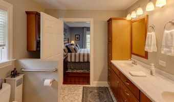 104 Champagne Cir, Campton, NH 03223