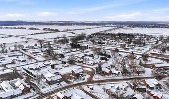 4402 220Th Trl, Amana, IA 52203