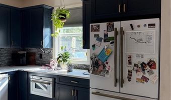 530 Post Rd, Warwick, RI 02888