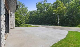 2257 E SHORE Dr, Green Bay, WI 54302