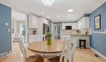 3401 Woodview Pl, Columbus, OH 43220