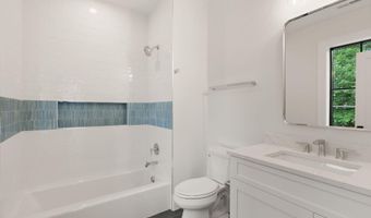 112 N HIGHLAND St, Arlington, VA 22201