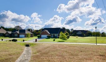 977 Southwick Dr, Alcoa, TN 37701