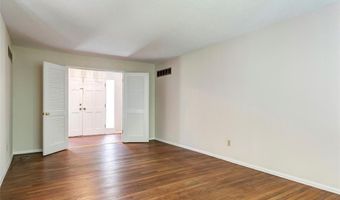 501 Clayworth Dr, Ballwin, MO 63011