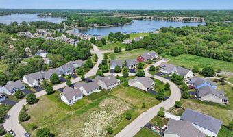 40491 N S Newport Dr, Antioch, IL 60002