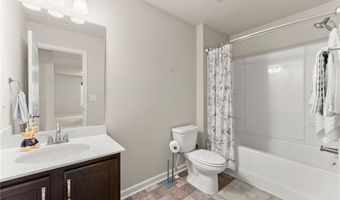 88 Auburn Crossing Dr, Auburn, GA 30011
