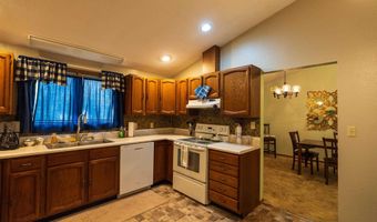 207 N 10th St, Albia, IA 52531