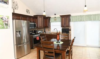 9 Mallory Ct, Cranston, RI 02910