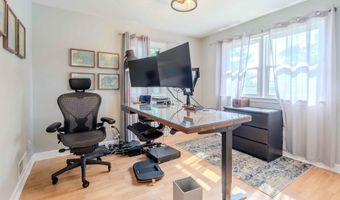 942 N MCKINLEY Rd, Arlington, VA 22205
