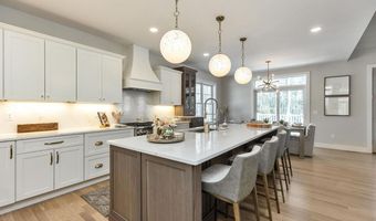 14 Overlook Cir, Auburn, NH 03032